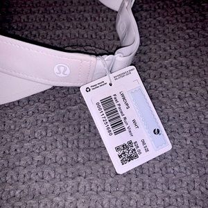 NWT lululemon fast paced visor